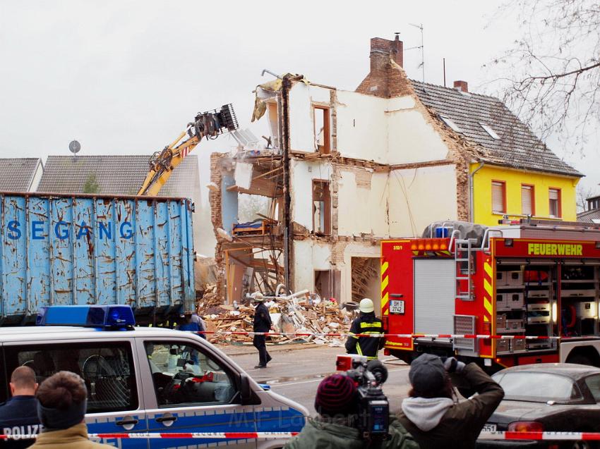 Hausexplosion Bruehl bei Koeln Pingsdorferstr P534.JPG